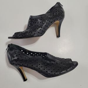 VANELi Womens Peep Toe‎ Black Heels Size 10 Leather Booties Zip Back Sexy Comfy